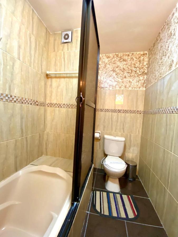 אויוני Las Tholas Hotel מראה חיצוני תמונה