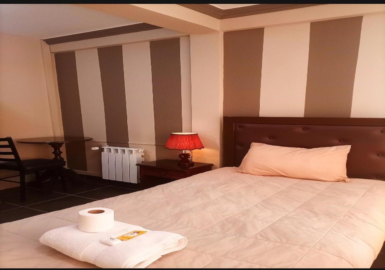 אויוני Las Tholas Hotel מראה חיצוני תמונה